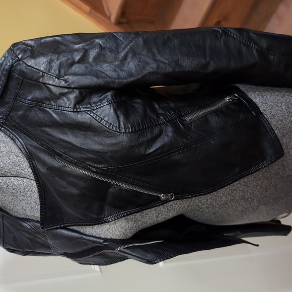 ❄️Host Pick❄️ Maurice's Fully lined ladies faux leather short jacket - Picture 6 of 13